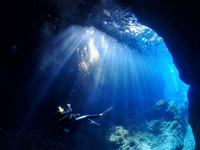 慶良間青の洞窟
